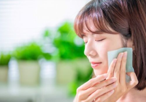 Cushion cho da dầu: Bí quyết để có lớp nền mỏng mịn mà mọi cô gái da d